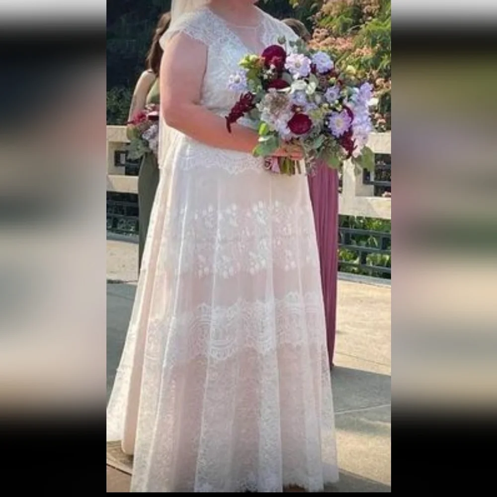 Wedding Dress - Picture 1 of 4